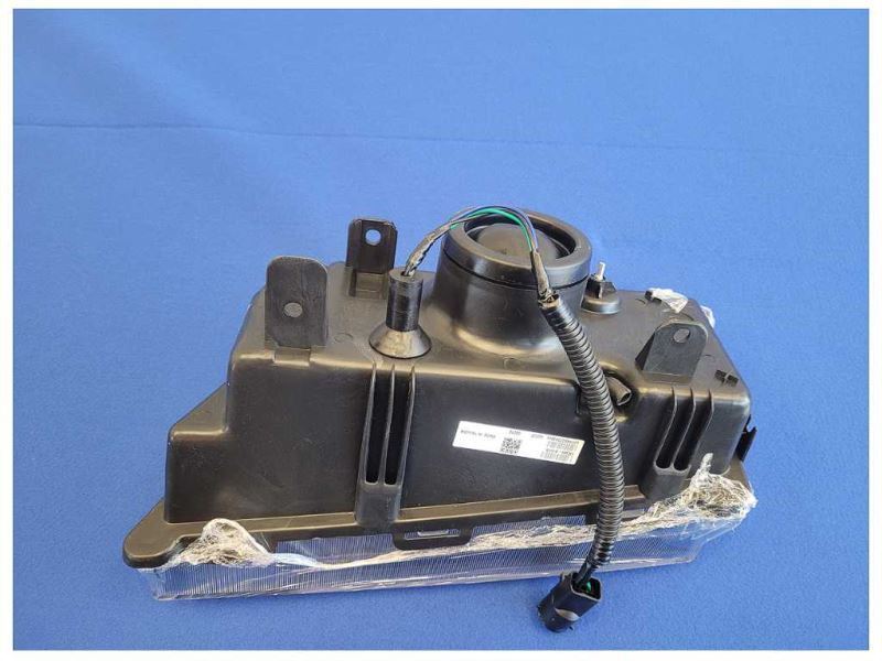 2003-2004 Mercury Marauder 4.6L 4v Passenger Front Headlight Aftermarket 2534 - The Parts Farm