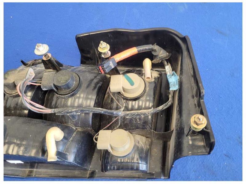 1999-2004 Ford Mustang GT Passenger RH Rear Taillight Lamp Light 2589 - The Parts Farm