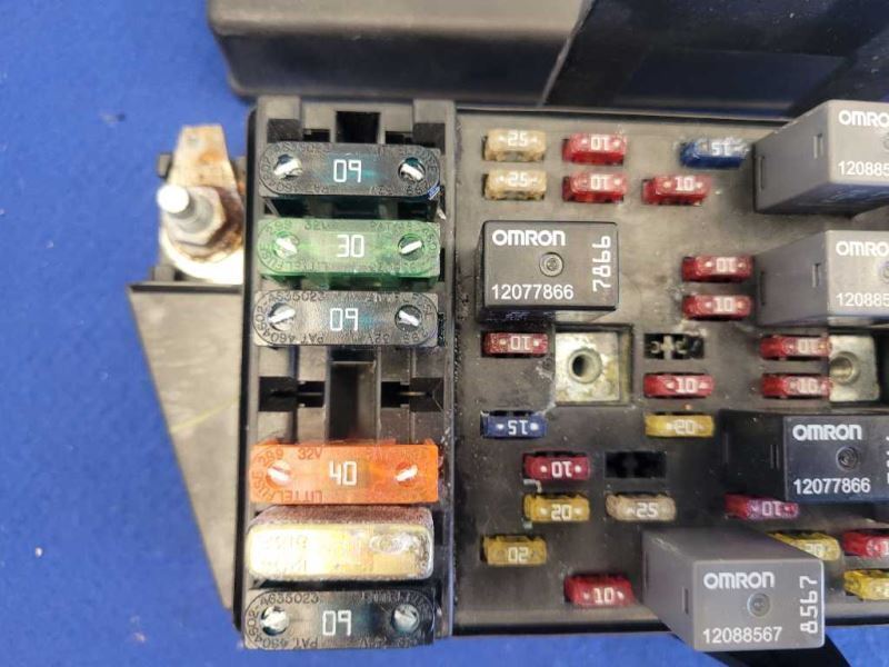 2001 Chevrolet Corvette Z06 FRC Under Dash Fuse Box Power Distribution 2066 - The Parts Farm