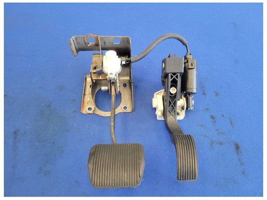 2003-2004 Mercury Marauder 4.6L 4v Brake Pedal Kit Automatic Transmission 2522