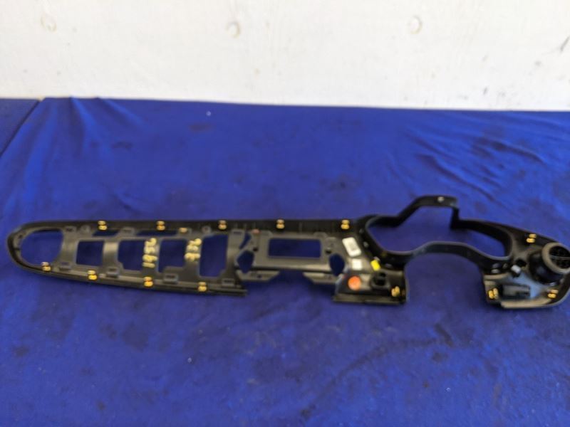 2016-2019 Chevrolet Camaro ZL1 SS Dash Panel Shell Head-up Display Opt UV6 - The Parts Farm