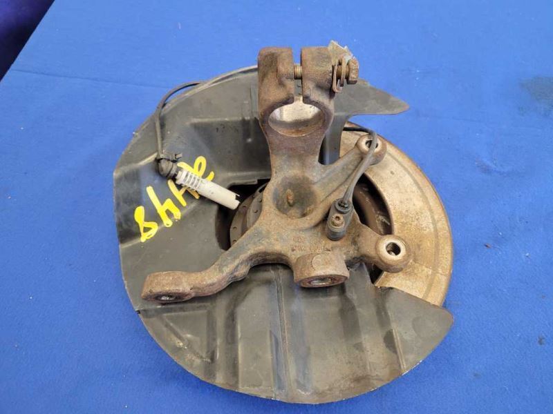 2001-2006 BMW M3 Convertible Passenger Front Spindle Knuckle Hub 2448 - The Parts Farm