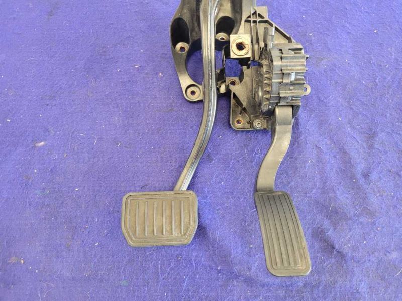 2017 2018 2019 2020 Tesla Model 3 Standard Accelerator Gas Pedal Box Cage - The Parts Farm