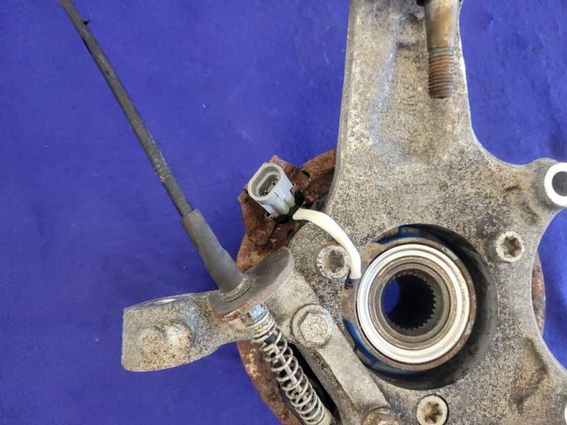 1997-2004 Chevrolet Corvette Z06 FRC C5 Driver Rear Knuckle Spindle Hub 2082 - The Parts Farm