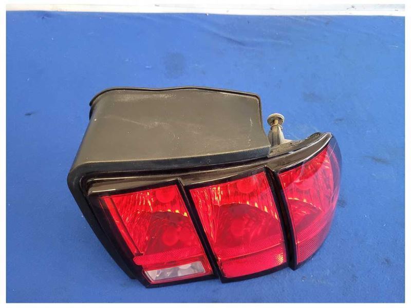 1999-2004 Ford Mustang GT Passenger RH Rear Taillight Lamp Light 2589 - The Parts Farm