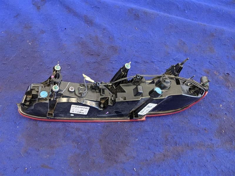 2016-2018 Chevrolet Camaro LS LT SS Passenger Taillight Lamp Lens New Take Off - The Parts Farm