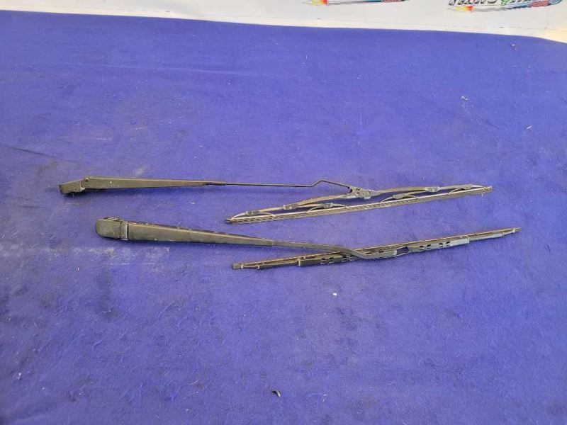 1999-2004 Ford Mustang Cobra SVT DOHC 4.6L Windshield Wiper Arm Blade Wipe 2276 - The Parts Farm