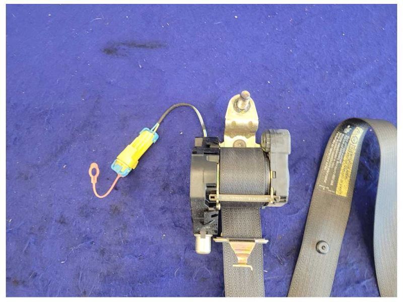 2003-2006 Chevrolet SSR Pickup Truck Passenger Front Seat Belt Retractor 2426 - The Parts Farm