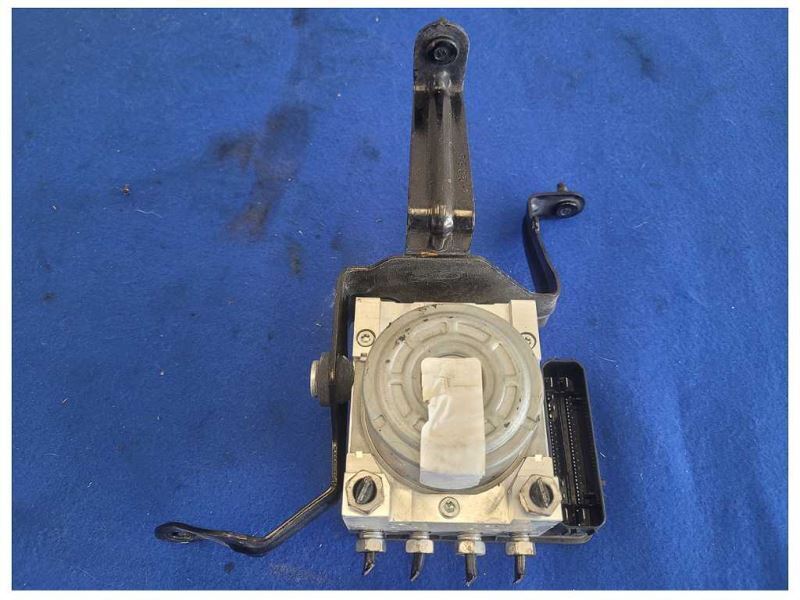 2019-2020 Ford Mustang GT S550 ABS Module Anti-Lock Brake Pump 2560 - The Parts Farm