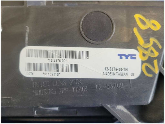 20162018 Chevrolet Camaro SS Grill Driver Corner Park Light Turn Signal 2858