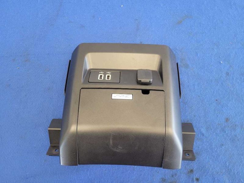 2015-2017 Ford F150 4x4 Pickup Truck USB Port Charger Connector 2444 - The Parts Farm