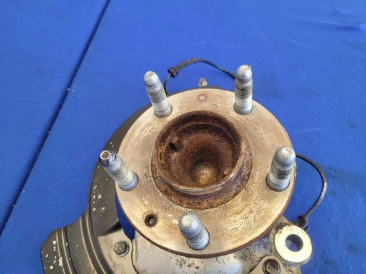 2016-2017 Chevrolet SS Sedan 6.2L Driver LH Left Front Spindle Knuckle Hub 2602