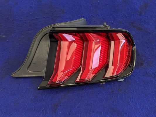 2018-2023 Ford Mustang GT S550 Passenger Right Taillight Lamp Brake Lens OEM - The Parts Farm