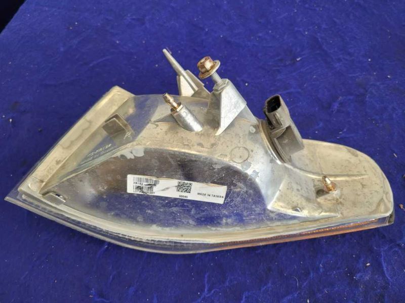 1996-1998 Ford Mustang Cobra GT Front Passenger Turn Signal Marker Light 2402 - The Parts Farm