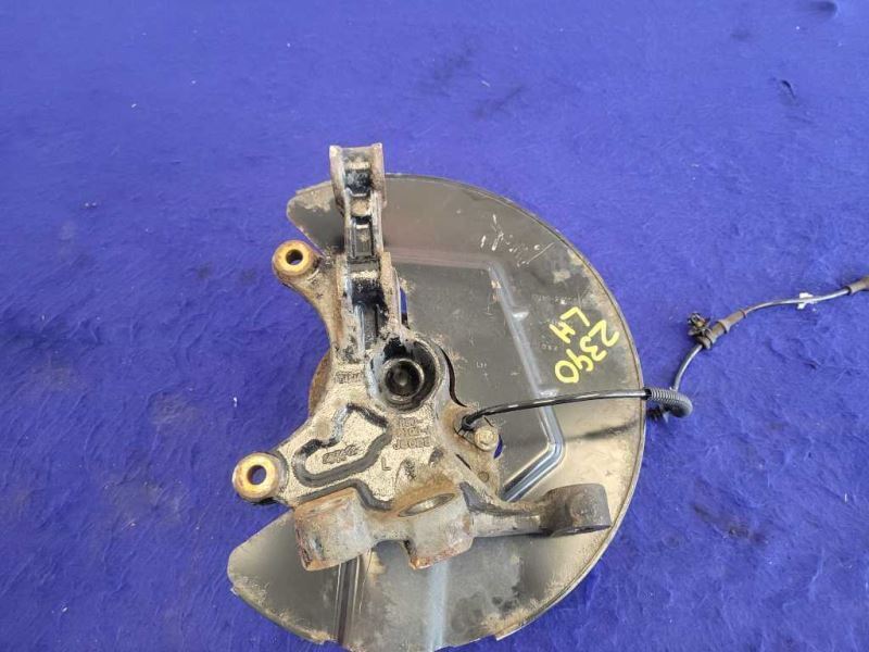 2015-2017 Ford Mustang GT S550 Driver Front Spindle Knuckle 2390 - The Parts Farm