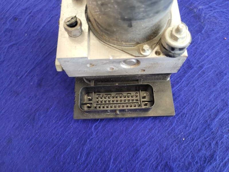 2012-2015 Chevrolet Camaro ZL1 ABS Anti-Lock Brake Module System Pump 2333 - The Parts Farm