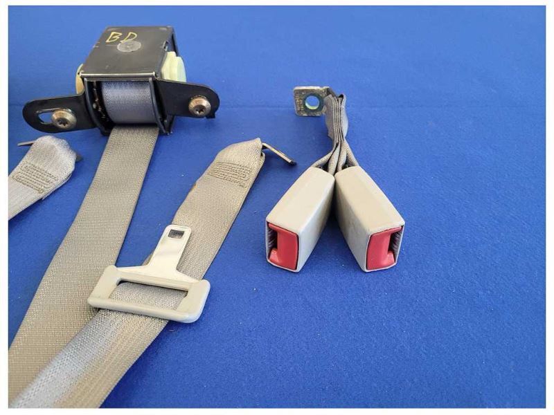 2003-2004 Mercury Marauder 4.6L 4v Set Rear Seat Belts Safety Restraint 2534 - The Parts Farm