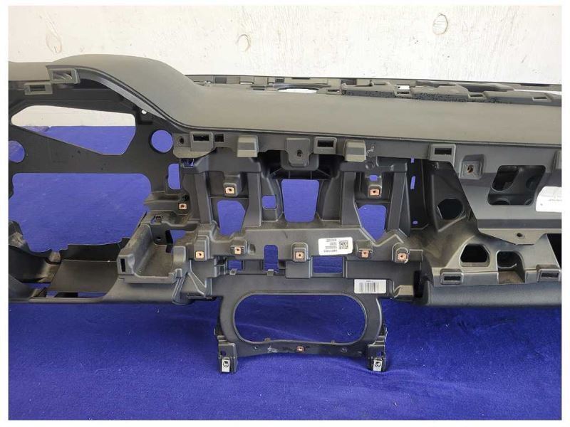 2016-2020 Chevrolet Camaro SS 6.2L Dashboard Panel Head-up Display Opt UV6 - The Parts Farm