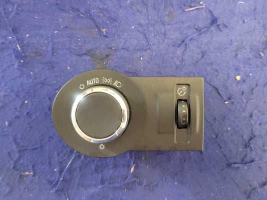 2010-2015 Chevrolet Camaro SS Front Headlight Switch Module Knob 2429 - The Parts Farm