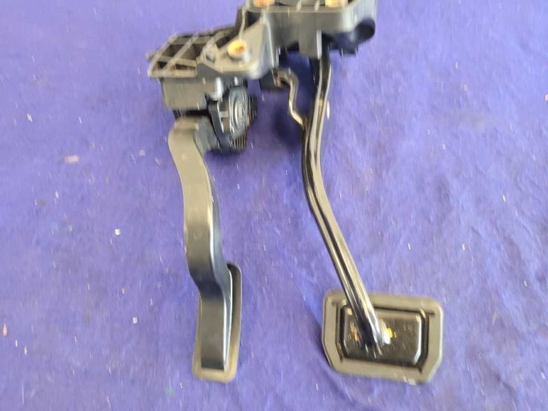 2017 2018 2019 2020 Tesla Model 3 Standard Accelerator Gas Pedal Box Cage - The Parts Farm