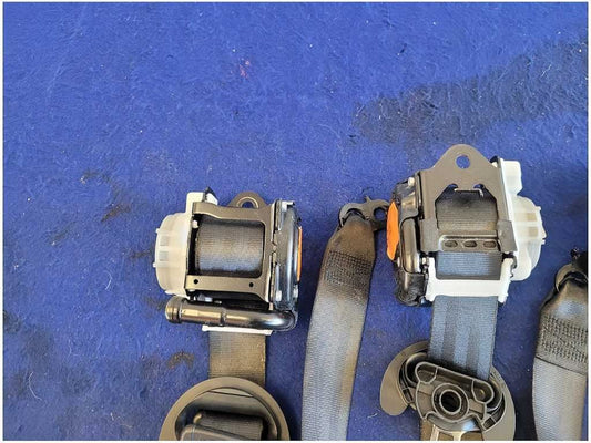 2011-2018 Porsche Cayenne Diesel Rear Black Seats Retractor Back 2579