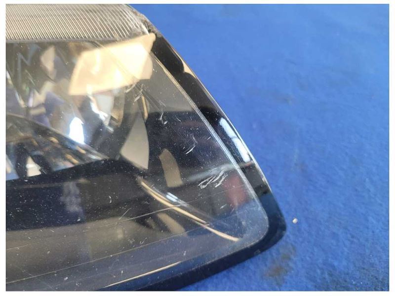 1999-2004 Ford Mustang GT Passenger RH Front Headlight Lamp Light 2589 - The Parts Farm