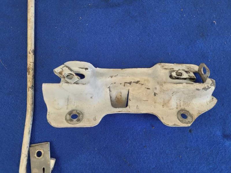 1987-1993 Ford Mustang GT 5.0L Hood Prop Rod Pole Paint White 2299 - The Parts Farm