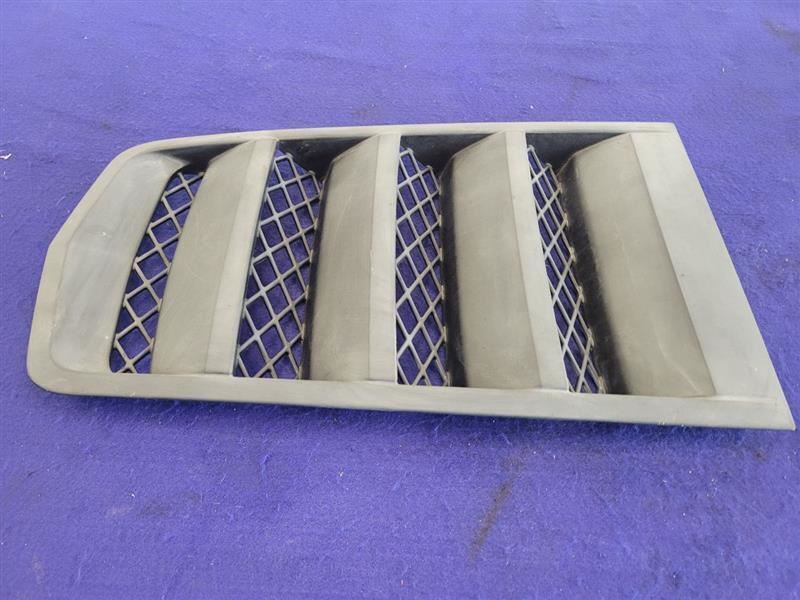 2010-2015 Chevrolet Camaro SS Hood Scoop Vent Center Trim Shell Mesh - The Parts Farm