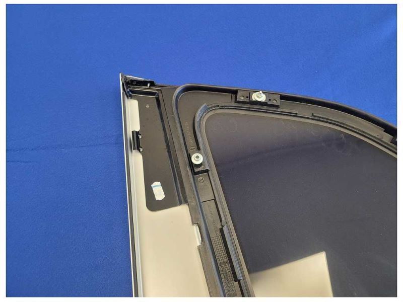 2004-2006 Porsche Cayenne Turbo 4.5L Driver Rear Quarter Glass Tint 2137 - The Parts Farm