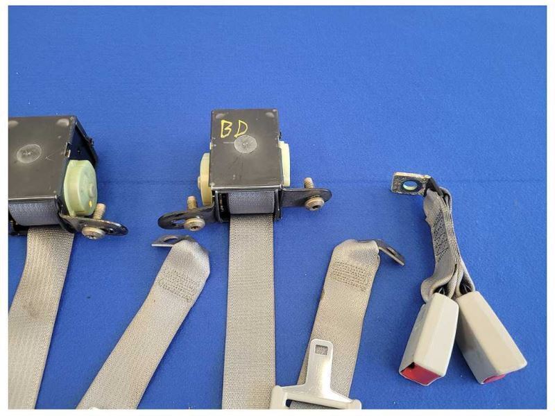 2003-2004 Mercury Marauder 4.6L 4v Set Rear Seat Belts Safety Restraint 2534 - The Parts Farm