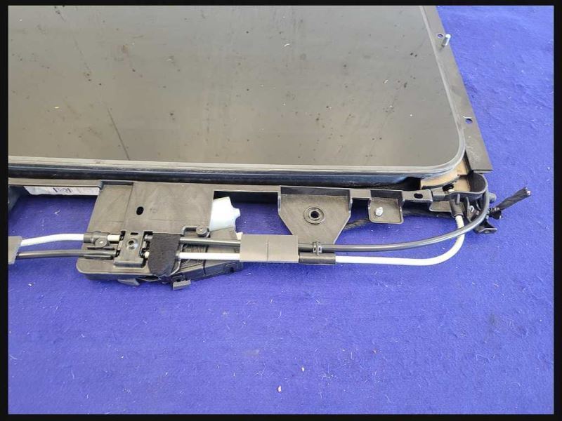 2010-2015 Chevrolet Camaro SS Sunroof Glass Window Upper Roof Frame Track - The Parts Farm