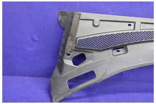 2003 2004 2005 2006 Chevrolet SSR Convertible Truck Windshield Cowl Vent Panel