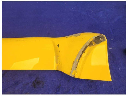 2003-2006 Chevrolet SSR Pickup Truck Passenger Lower Rocker Molding Yellow 2426