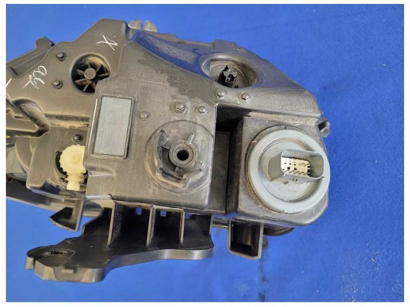 2019-2020 Chevrolet Camaro SS Driver Left Front Headlight Lamp Lens 2538 - The Parts Farm