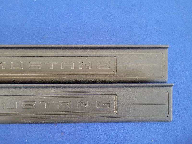 2015-2023 Ford Mustang GT S550 Pair Door Sill Plates No Light Scuff 2439 - The Parts Farm