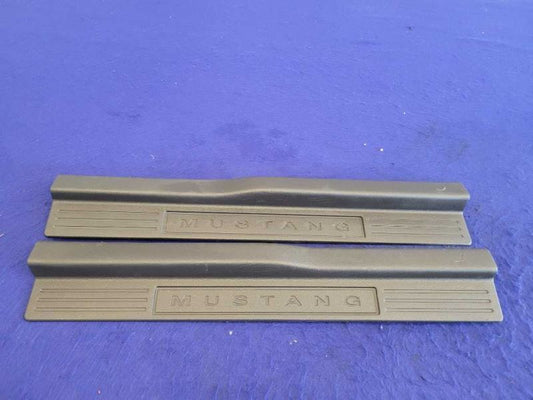2011-2014 Ford Mustang GT 5.0L Pair Door Sill Scuff Plates Base 2418