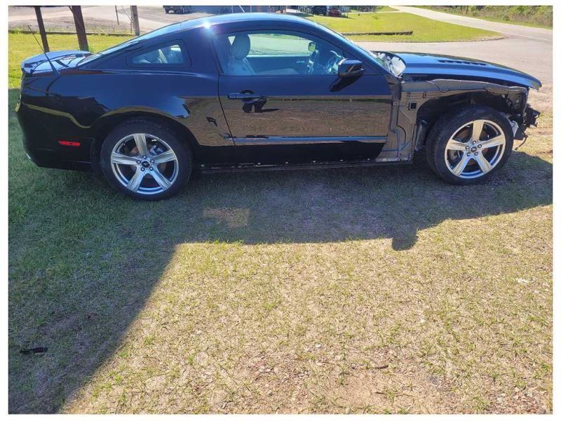 2011-2014 Ford Mustang GT S197 Fuse Box Engine Right Hand Engine Bay 2352 - The Parts Farm