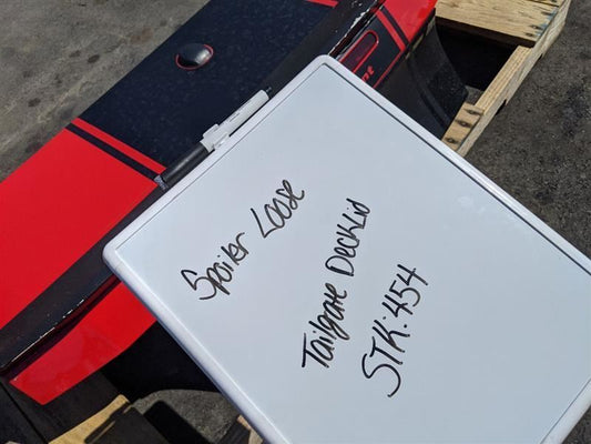 2013-2014 Ford Mustang GT Trunk Hatch Tailgate With Satellite Antenna Base V6