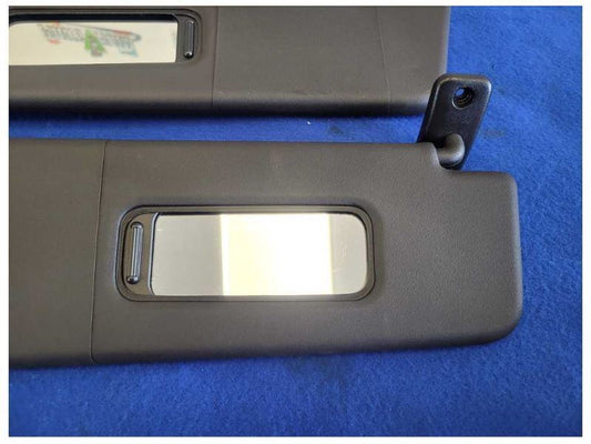 2010-2015 Chevrolet Camaro SS Pair Sun Visors Coupe No Sunroof 2554