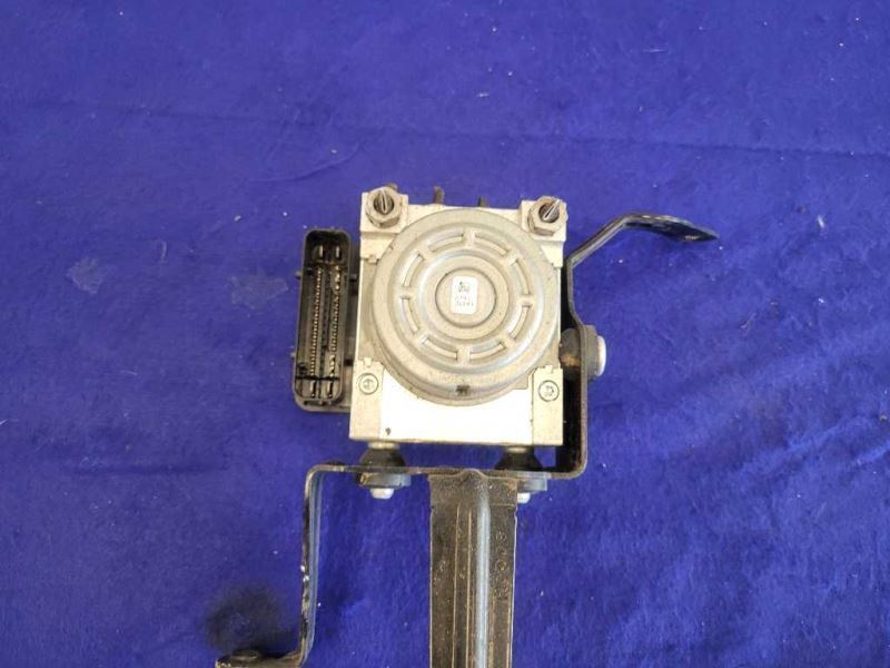 2019-2020 Ford Mustang GT S550 ABS Module Anti-Lock Brake Pump 2235 - The Parts Farm