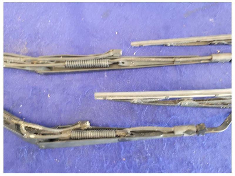 2001-2004 Chevrolet Corvette Z06 FRC C5 Front Windshield Wipers Blades Arms 2082 - The Parts Farm