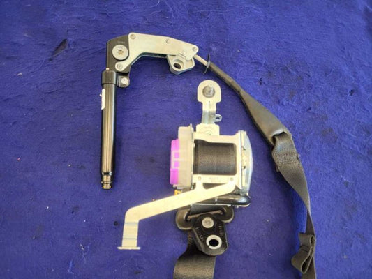 2015-2017 Ford Mustang GT S550 Passenger Convertible Front Seat Belt 2408