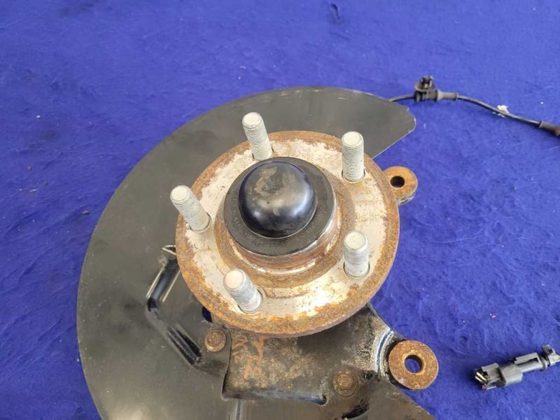 2015-2017 Ford Mustang GT S550 Driver Front Spindle Knuckle 2390 - The Parts Farm
