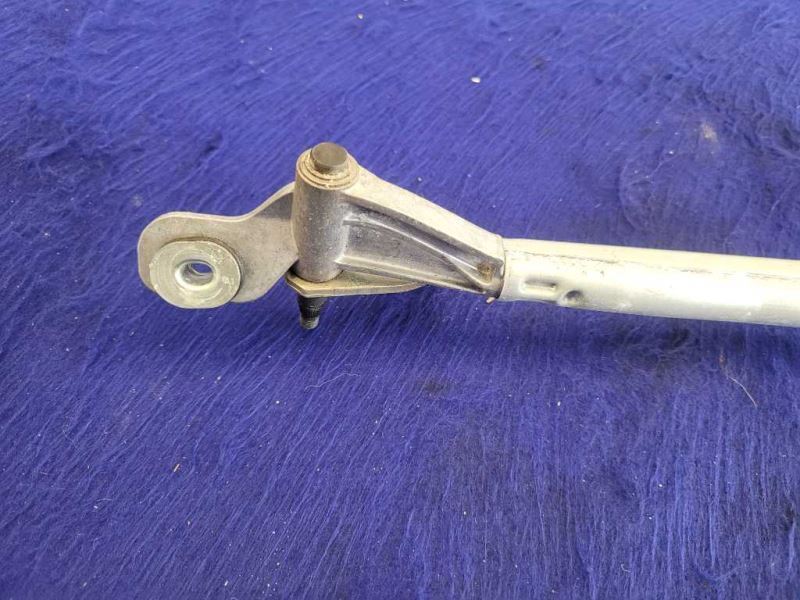 2014 Audi R8 V10 Plus Coupe Driver Left Windshield Wiper Motor Coupe 2136 - The Parts Farm