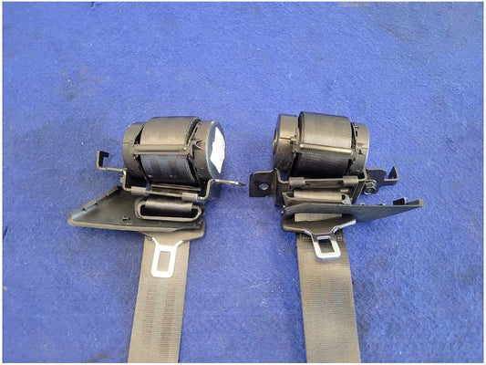 20152020 Ford Mustang Shelby GT350 Coupe Rear Pair Seat Belts Retractor 2863