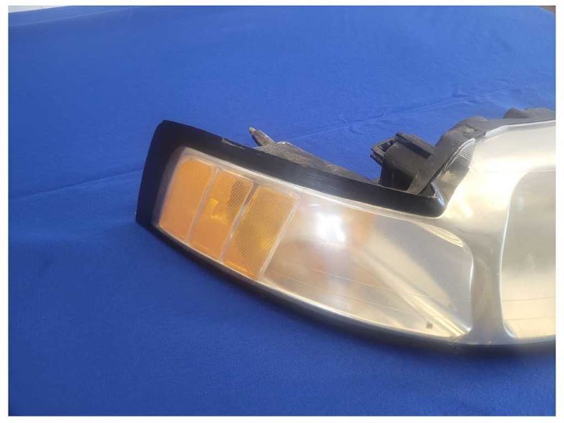 1999-2004 Ford Mustang Cobra SVT DOHC Passenger Front Headlight Lamp *Fade* 2570 - The Parts Farm