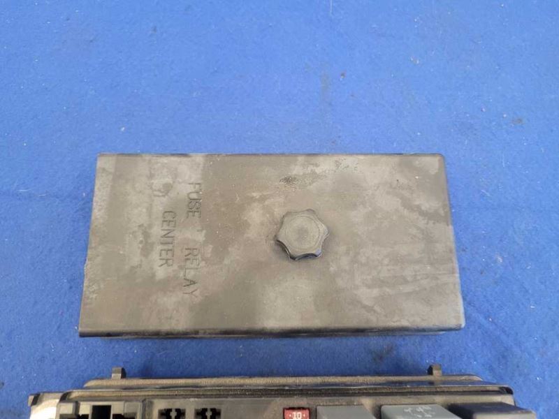 2000-2002 Chevrolet Corvette Z06 FRC C5 Fuse Box Engine Compartment Power 2066 - The Parts Farm