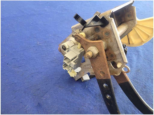 1994-1995 Ford Mustang GT Cobra 5.0L Manual Trans Pedal Cage Clutch M/T 2907