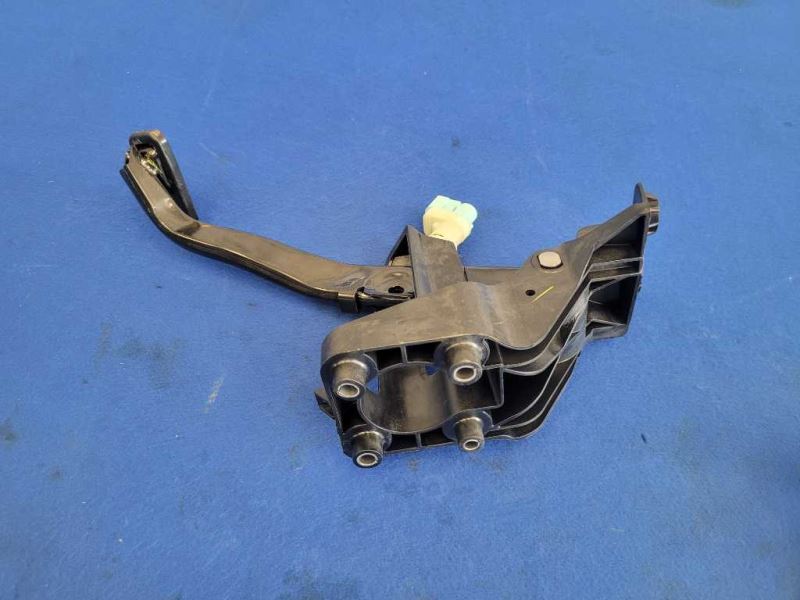 2018-2023 Ford Mustang GT S550 Brake Pedal Assembly Cage Box 2622 - The Parts Farm