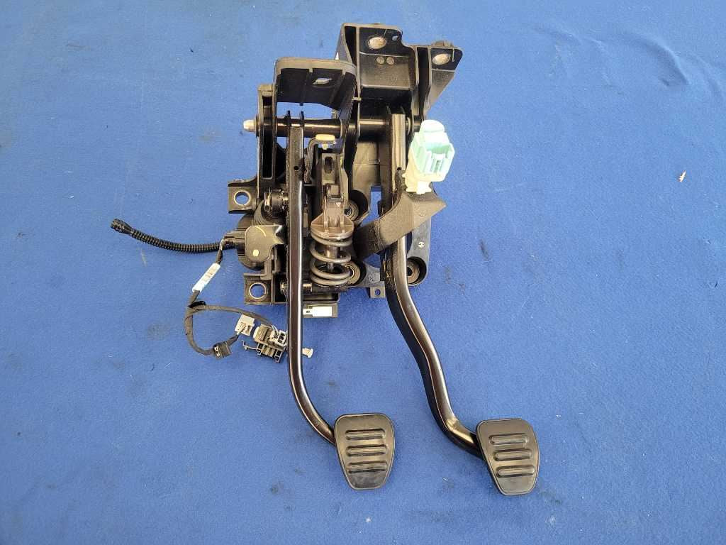 2018-2023 Ford Mustang GT S550 Pedal Cage Clutch Manual Transmission M/T 2644 - The Parts Farm